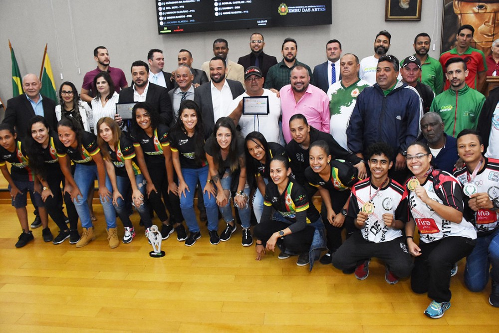 Vereadores homenagearam esportistas da cidade na primeira sess?o ap?s volta do recesso parlamentar